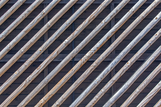 panneau mur cache-vue anti-bruit en bordure de route
