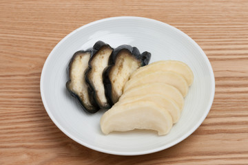 漬け物の盛り合わせ　