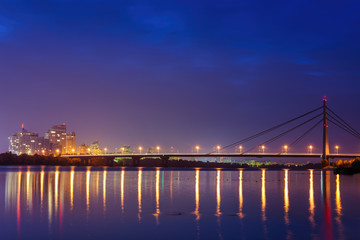 Fototapeta na wymiar Moskovskyi Brücke in Kiew