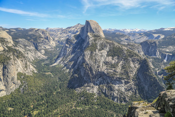 Fototapeta na wymiar Großartiger Ausblick über den Yosemite National park 