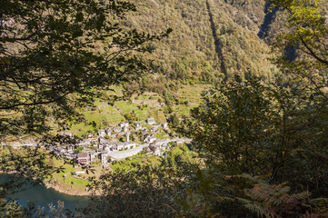 San Bartolomeo, Dorf, Hangdorf, Verzascatal, Valle Verzasca, See, Vogorno, Stausee, Wanderweg,...