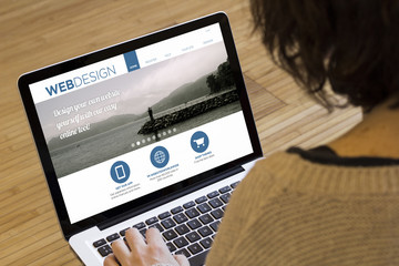 woman computer online markting