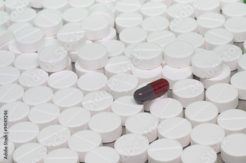 white pills paracetamol paceblo
