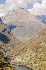 San Bartolomeo, Dorf, Hangdorf, Vogorno, Stausee, Lago di Vogorno, Valle Verzasca, Verzasca,...