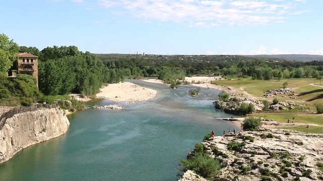 Le gardon au Pont du Gard