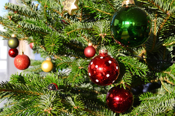 Obraz na płótnie Canvas Toys on the Christmas tree