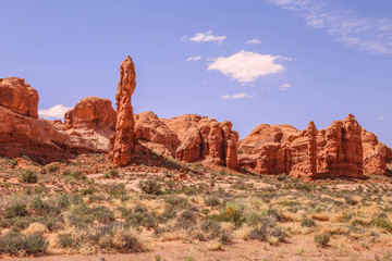 Fototapeta premium Fantastische Fels und Wolkenformationen im amerikanischen Western
