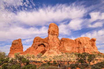 Fototapeta premium Fantastische Fels und Wolkenformationen im amerikanischen Western