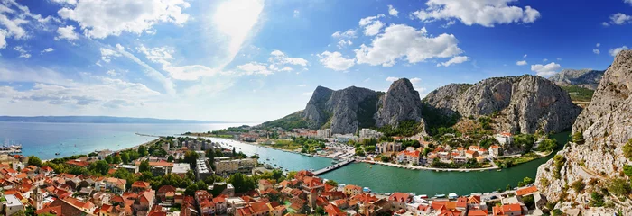 Poster Panorama of town Omis in Croatia © Eudyptula