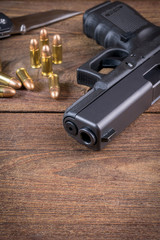 Obraz premium Gun with bullets