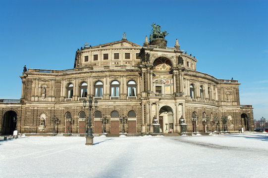 Зимний Дрезден. Дом оперы.
