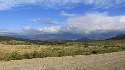 Fototapeta na wymiar Тучи в горах