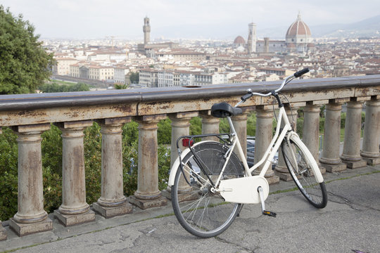 Fototapeta View of Doumo Cathedral Church with Bicycle in Florence,