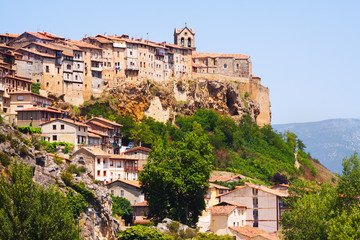 Fototapeta na wymiar houses on rocks in Frias. Burgos
