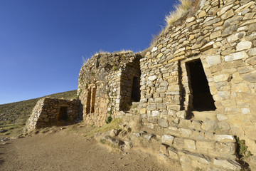 Fototapeta na wymiar Ruinas inca, isla del Sol, Bolivia