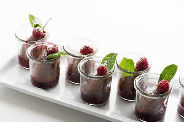 Mousse auf Chocolat im Becher