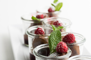 Mousse auf Chocolat im Becher