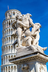 Fototapeta na wymiar Leaning tower in Pisa