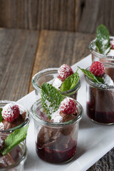 Mousse auf Chocolat im Becher