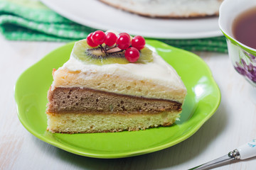 Cake with cream kiwi and kalina
