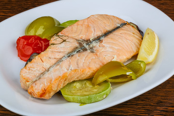 Salmon with grilled vegetables