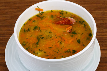 Pea soup with ribs