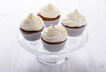 Cupcakes with creamcheese frosting