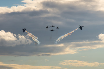 самолёты в полёте