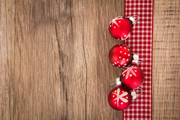 Rote Weihnachtskugeln