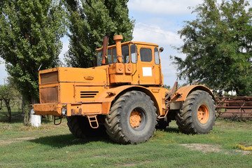 Big yellow tractor