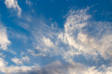 Fototapeta na wymiar beautiful clouds at dawn