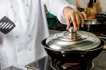 opening the pan lid