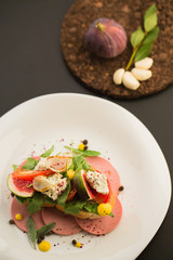 Burger with vegetables