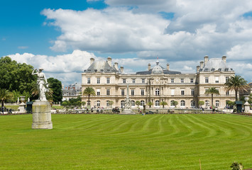 Obraz premium The beautiful view of the Luxembourg Gardens in Paris, France