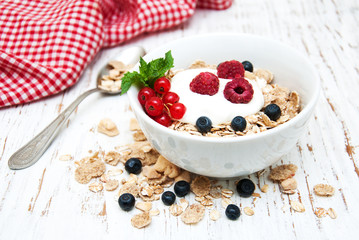 breakfast with fresh berries