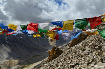 Buddhiså prayer flags in Himalayas