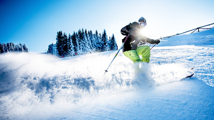 Fototapeta Man skiing downhill obraz