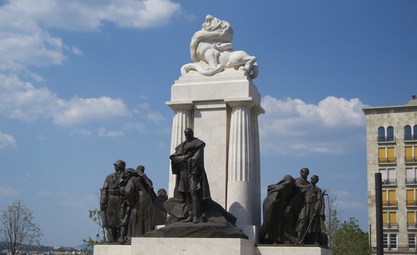 Tisza Istvan statue