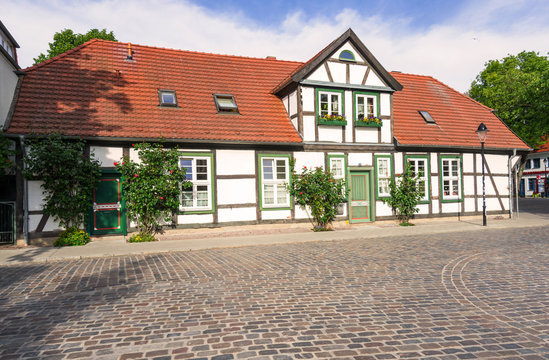 Altes deutsches Fachwerkhaus in Warnem&uuml;nde