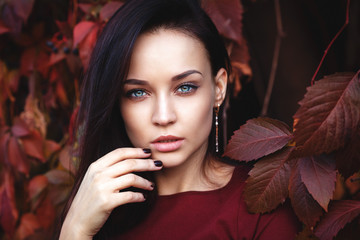 Obraz premium Autumn portrait of a girl