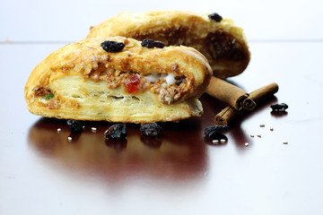 Puff pastry cinnamon raisin