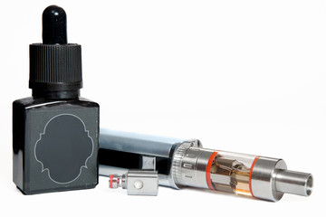 Adjustable electronic cigarette, Non carcinogenic alternative for smoking, with coil and liquid