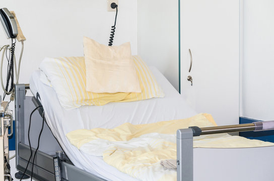Krankenhausbett Photos Royalty Free Images Graphics Vectors Videos Adobe Stock