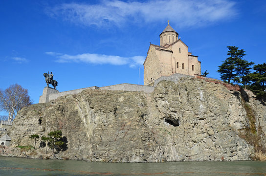 Assumption Church and equestrian monument to Vakhtang Gorgasali on the rock over the Kura River in Metekhi district of Tbilisi 