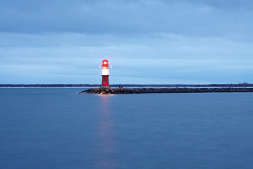 Leuchtturm Warnemünde im Winter