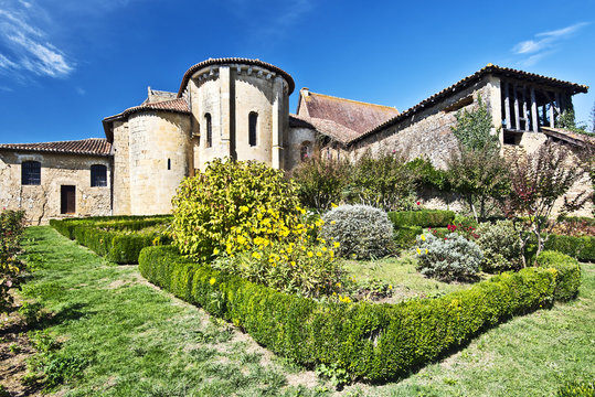 Pimbo collegiate seen from the garden