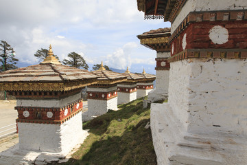 ブータン、ドチュラ峠のチョルテン（仏塔）
