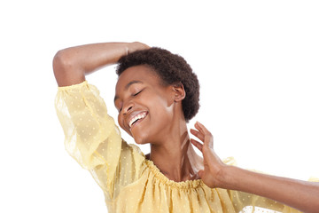 Attraktive Afrikanerin ist glücklich