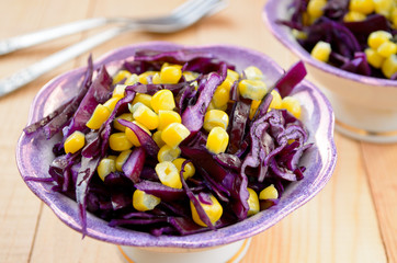 red cabbage salad with sweet corn