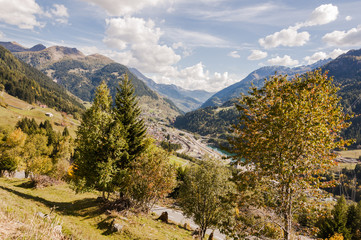 Airolo, Stadt, Altstadt, Gotthardtunnel, Tunneleinfahrt, Gotthardpass, Sankt Gotthard, Tal, Leventina, Wanderregion, Herbst, Tessin, Schweiz